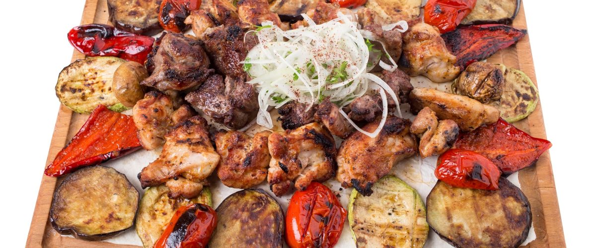 mixed-grilled-meats-platter-WRZUTJ4
